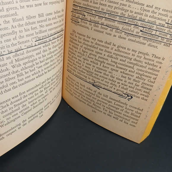 Profiles In Courage, John F Kennedy paper back books - Picture 6 of 7